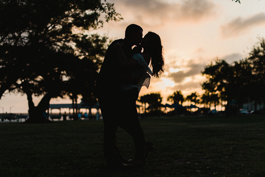 Saint Simons Island Pier Village Engagement Session_Engagement Session Photographer_Georgia Engagement Session_by Tamara Gibson Photography