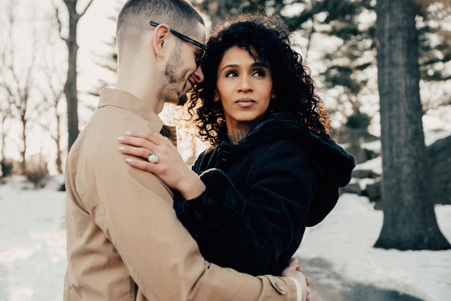 Snowy Central Park Engagement Session by Tamara GIbson www.tamara-gibson.com