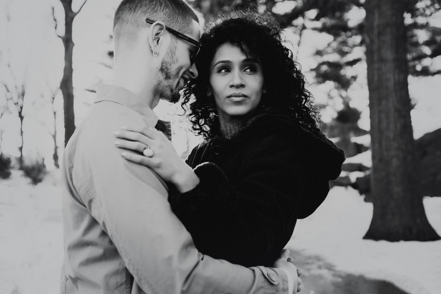 Snowy Central Park Engagement Session by Tamara GIbson www.tamara-gibson.com